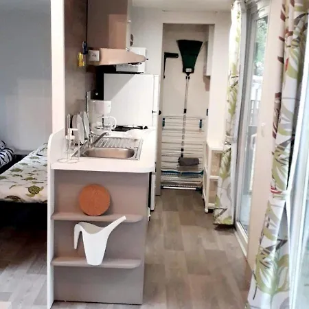 Mobile Moderne Dans Un 4 Etoiles Avec Piscine A 300m De La ! Holiday home *